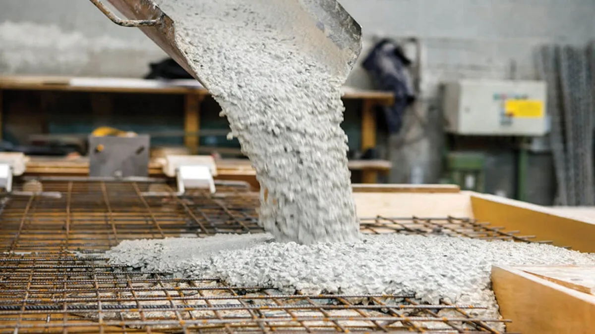 Beton z gruszki czy betoniarki - co wybrać dla swojego projektu?