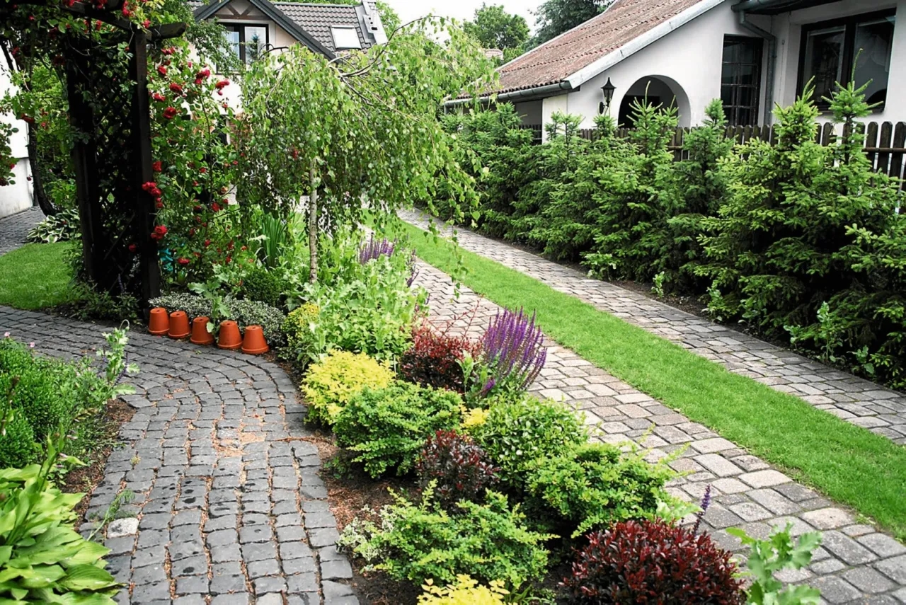 Jak zrobić podjazd na samochód – uniknij najczęstszych błędów budowlanych